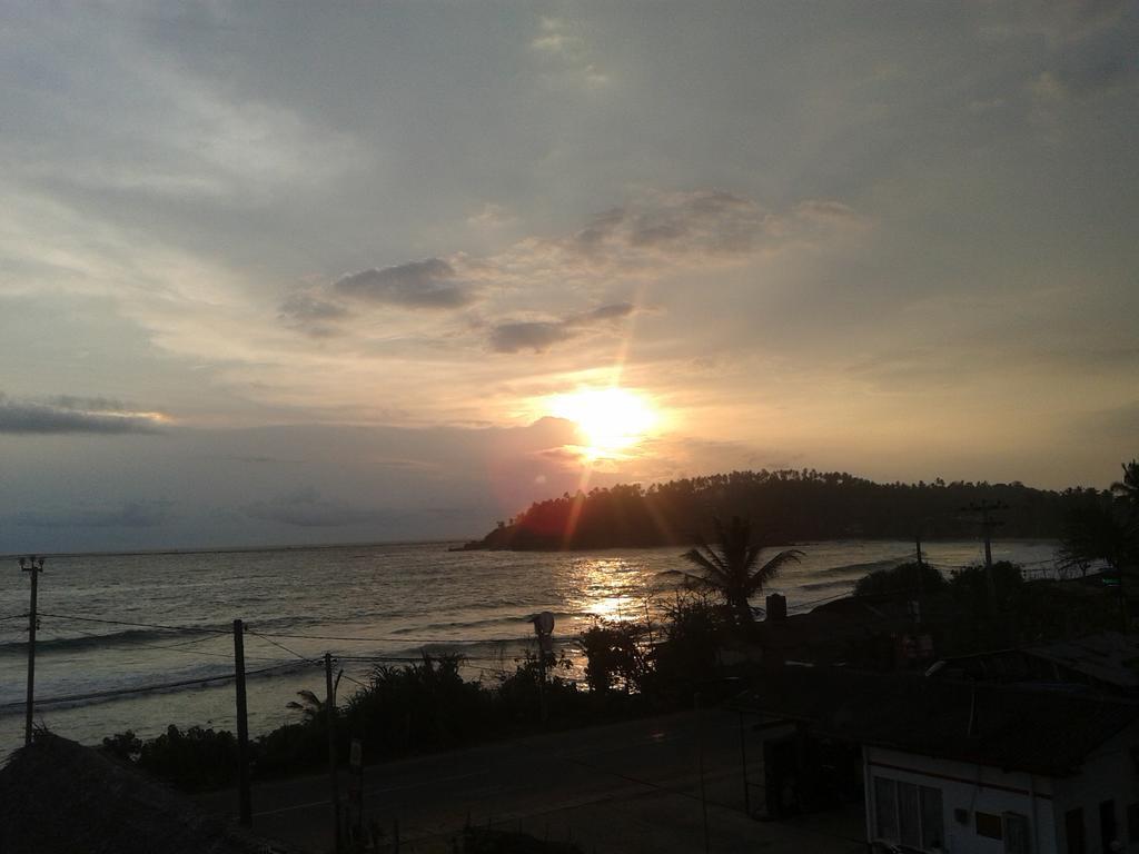 Sun Ocean Inn Mirissa Exterior foto