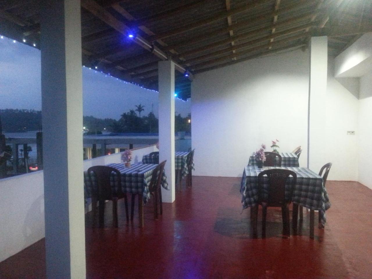 Sun Ocean Inn Mirissa Exterior foto